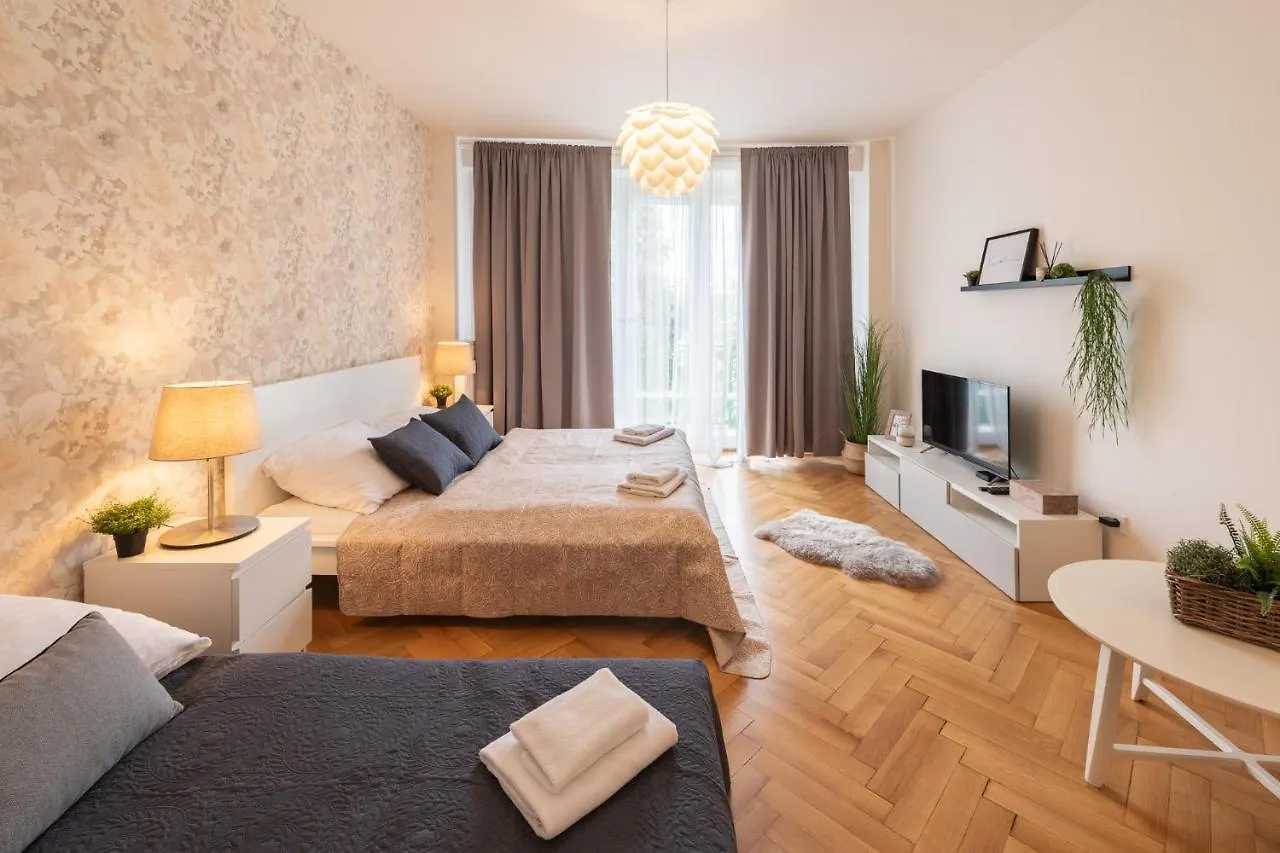 Luxury Apartment In Prime Location Praga