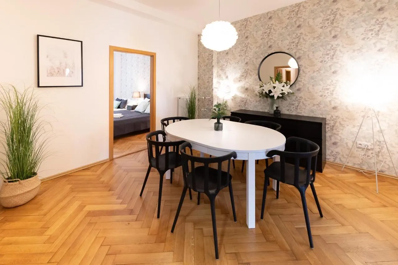 Luxury Apartment In Prime Location Praga