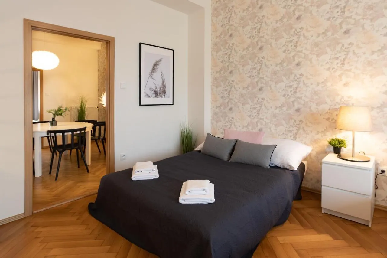 Luxury Apartment In Prime Location Praga